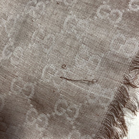 Gucci Grey Monogrammed Jacquard Thin Wool Double Long Scarf - Picture 4 of 5